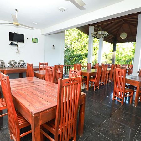 Yala Rich Lodge Tissamaharama Ngoại thất bức ảnh