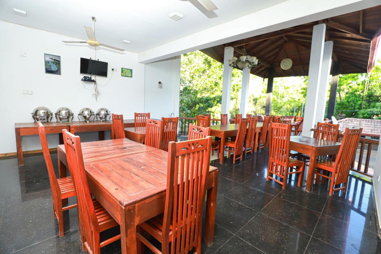 Yala Rich Lodge Tissamaharama Ngoại thất bức ảnh