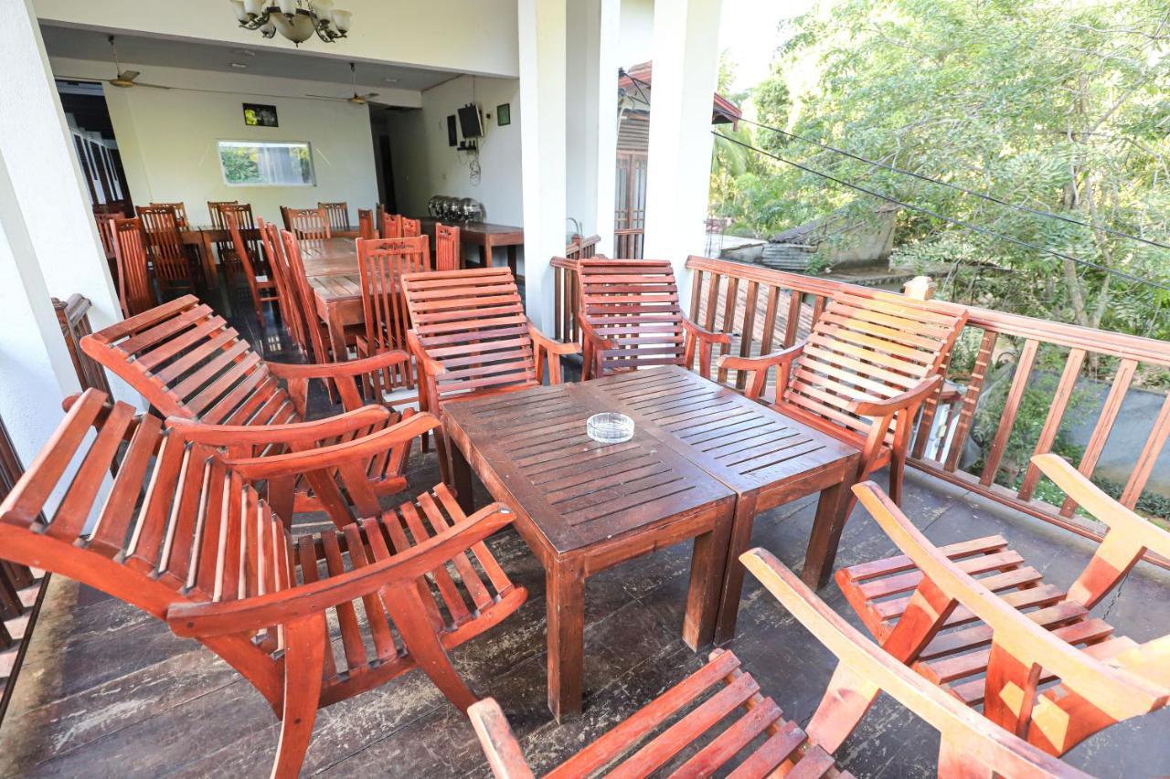 Yala Rich Lodge Tissamaharama Ngoại thất bức ảnh