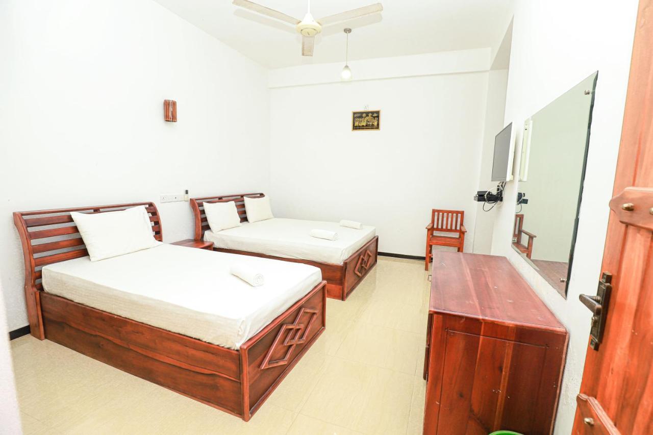 Yala Rich Lodge Tissamaharama Ngoại thất bức ảnh