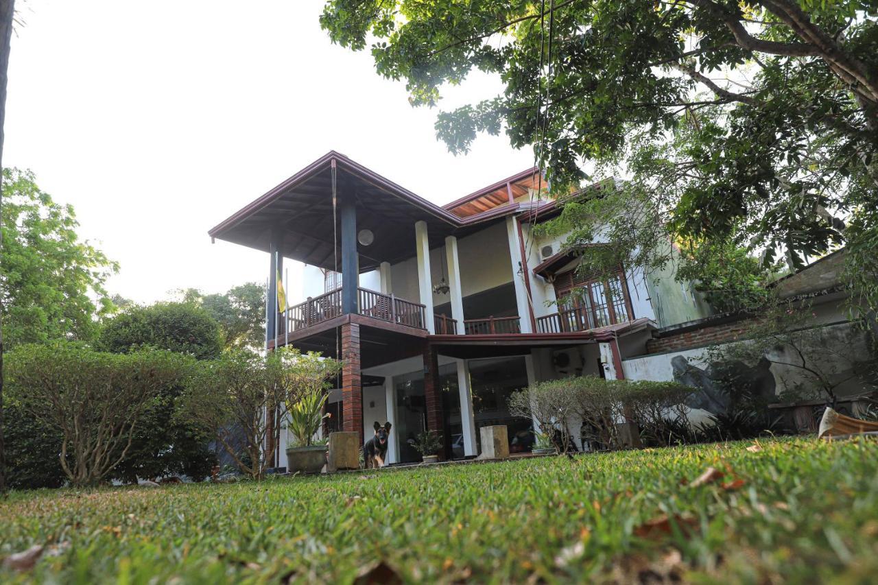 Yala Rich Lodge Tissamaharama Ngoại thất bức ảnh